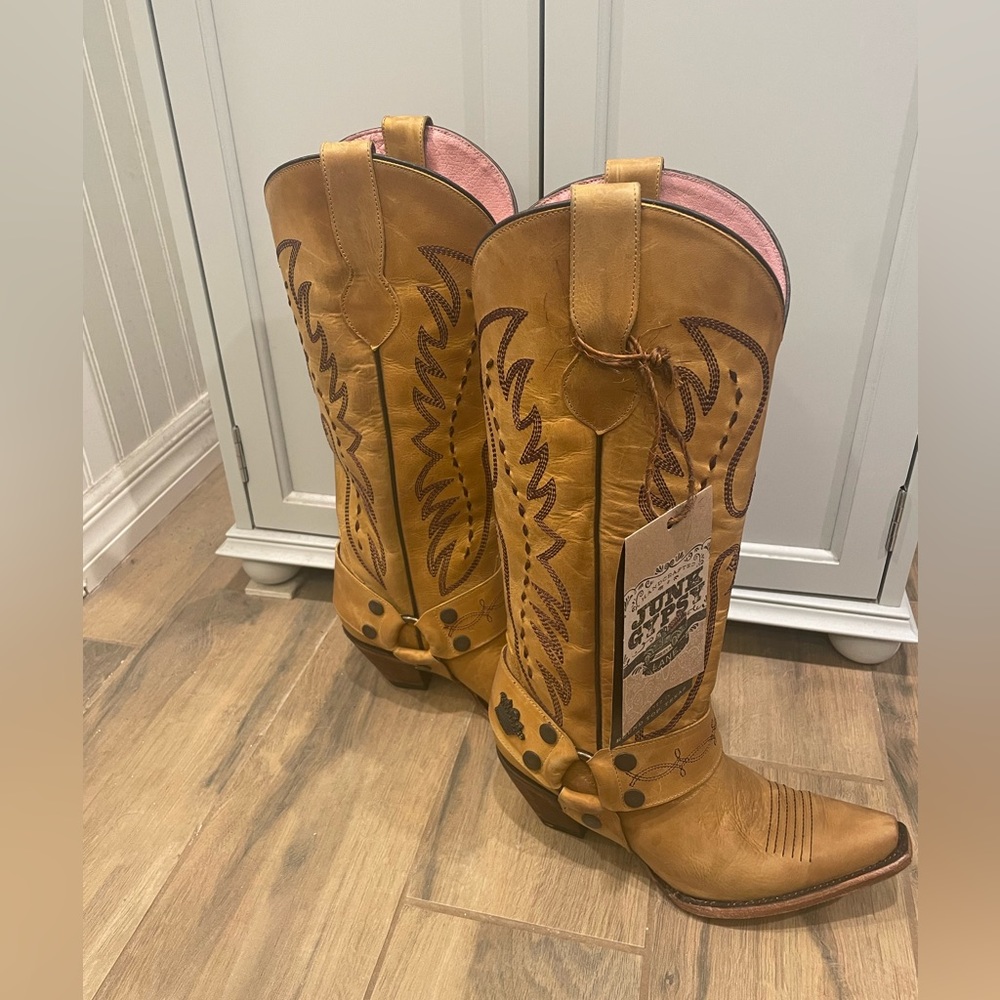 NEW Junk Gypsy Lane VAGABOND Womens Western Boots Size 6.5